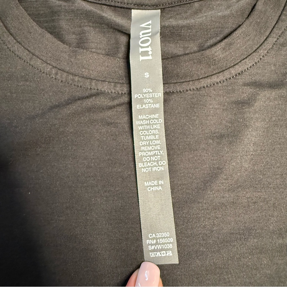 VUORI Lux Crew Long Sleeve Fitted Tee, Size S - Picture 4 of 6